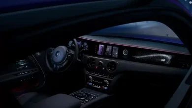 Rolls-Royce-Boss-Shares-Why-They’re-Shunning-the-Screen-Explosion-1