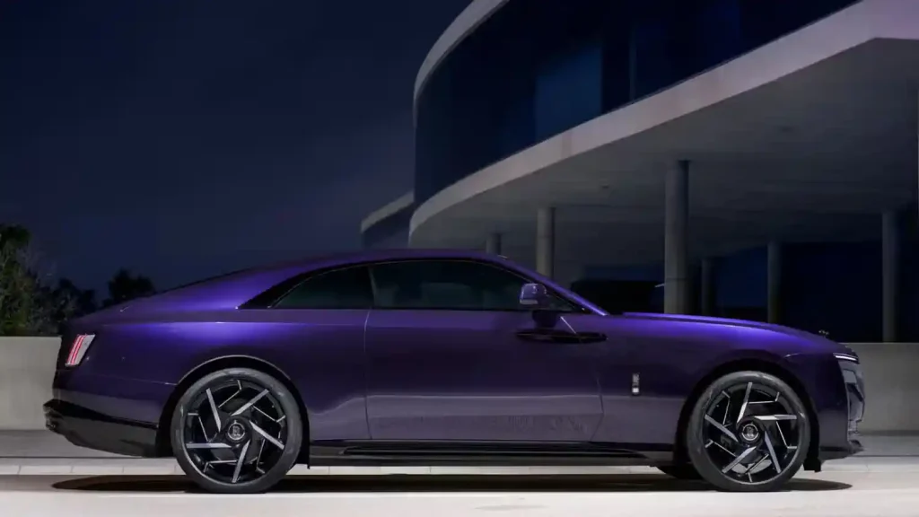 Rolls-Royce-Boss-Shares-Why-They’re-Shunning-the-Screen-Explosion-4