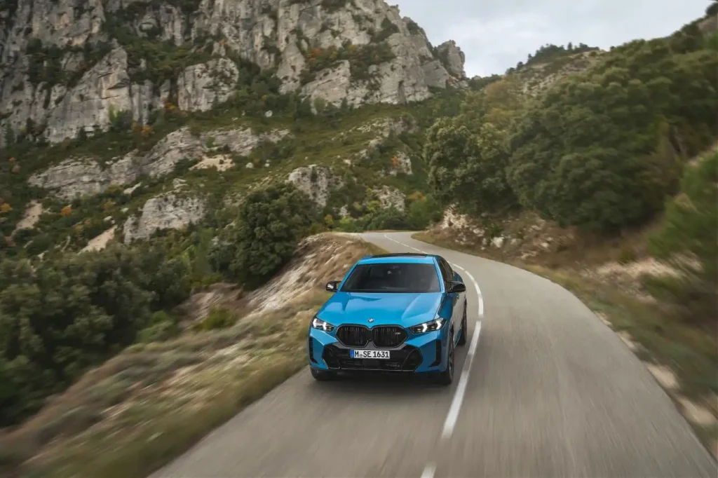 2025-BMW-X6-33