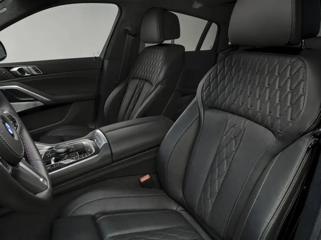 2025-BMW-X6-36