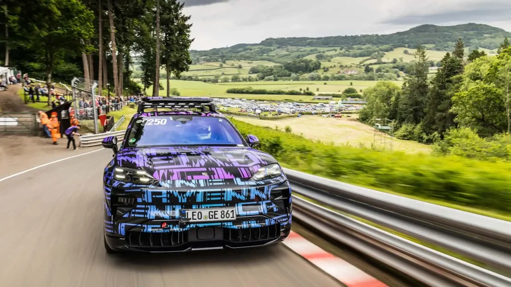Porsche-Cayenne-EV-2
