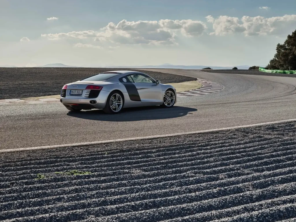 2023-Audi-R8-18