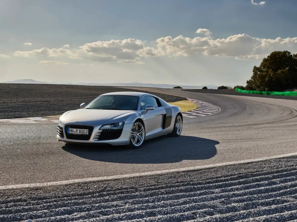 2023-Audi-R8-19
