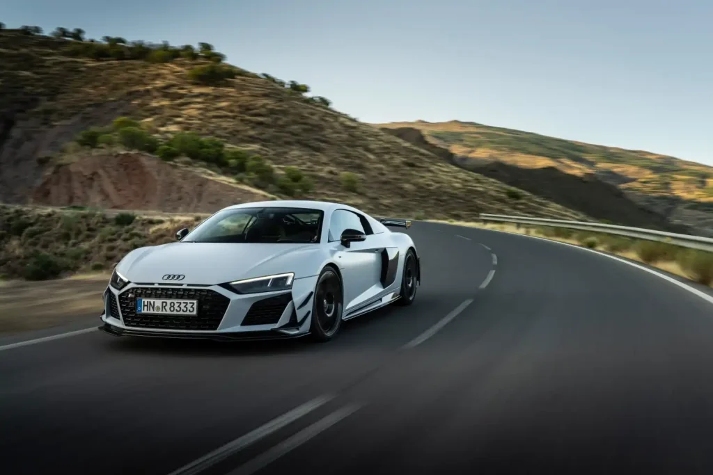 2023-Audi-R8-26