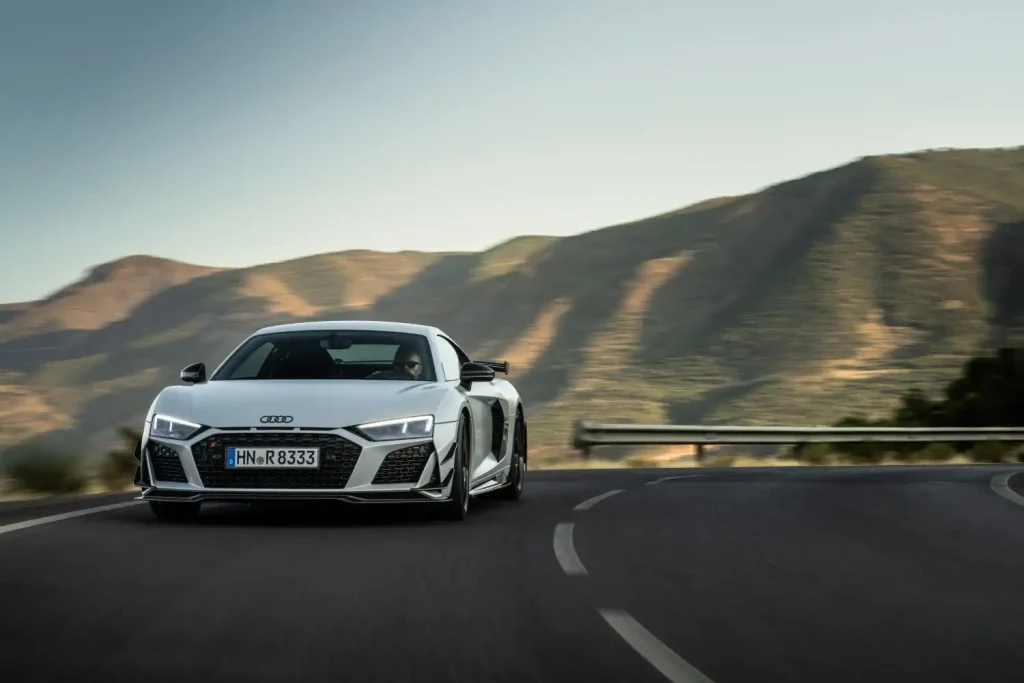2023-Audi-R8-28
