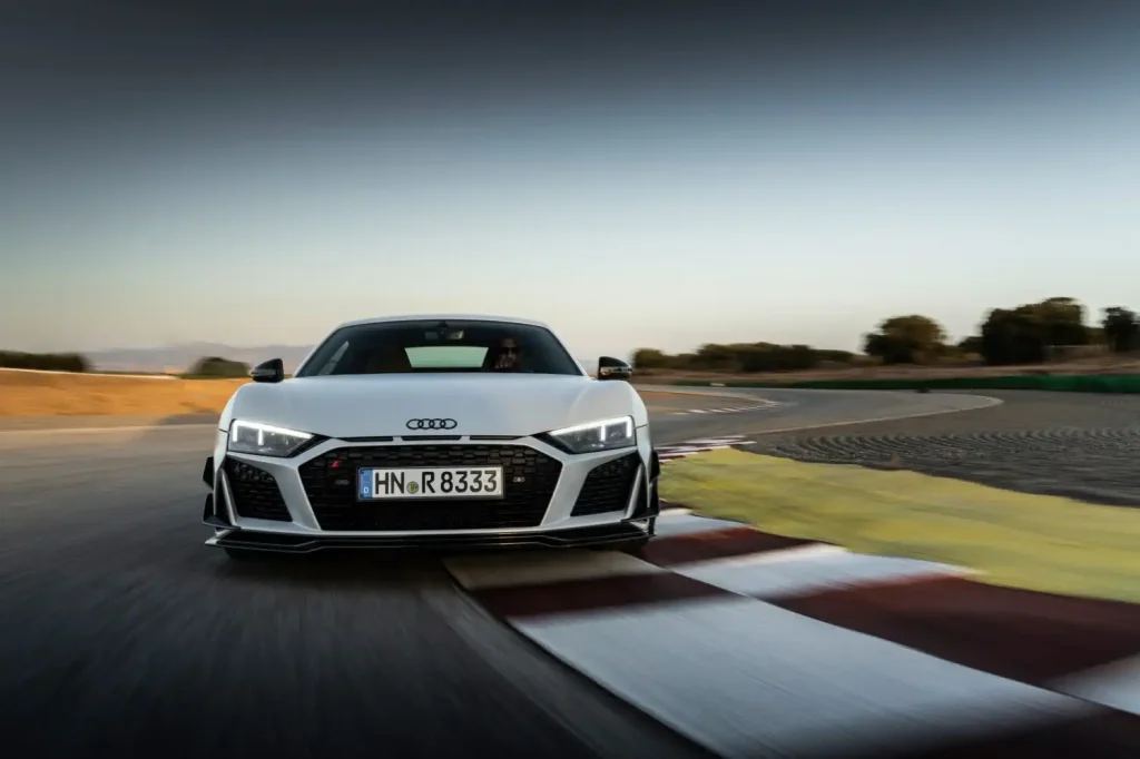 2023-Audi-R8-31