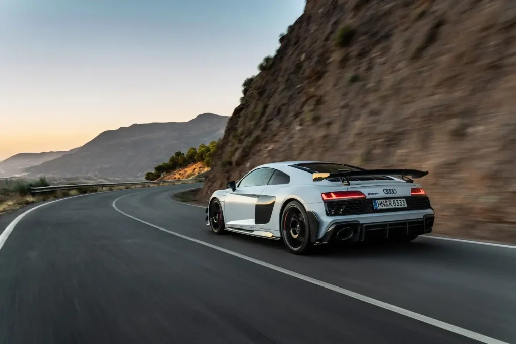 2023-Audi-R8-34