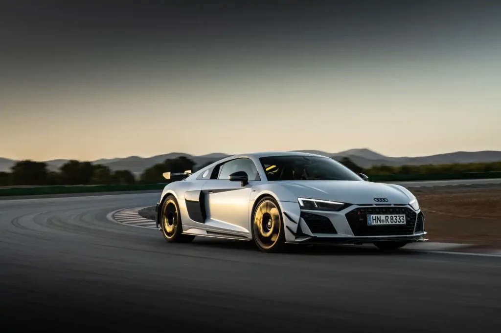 2023-Audi-R8-37
