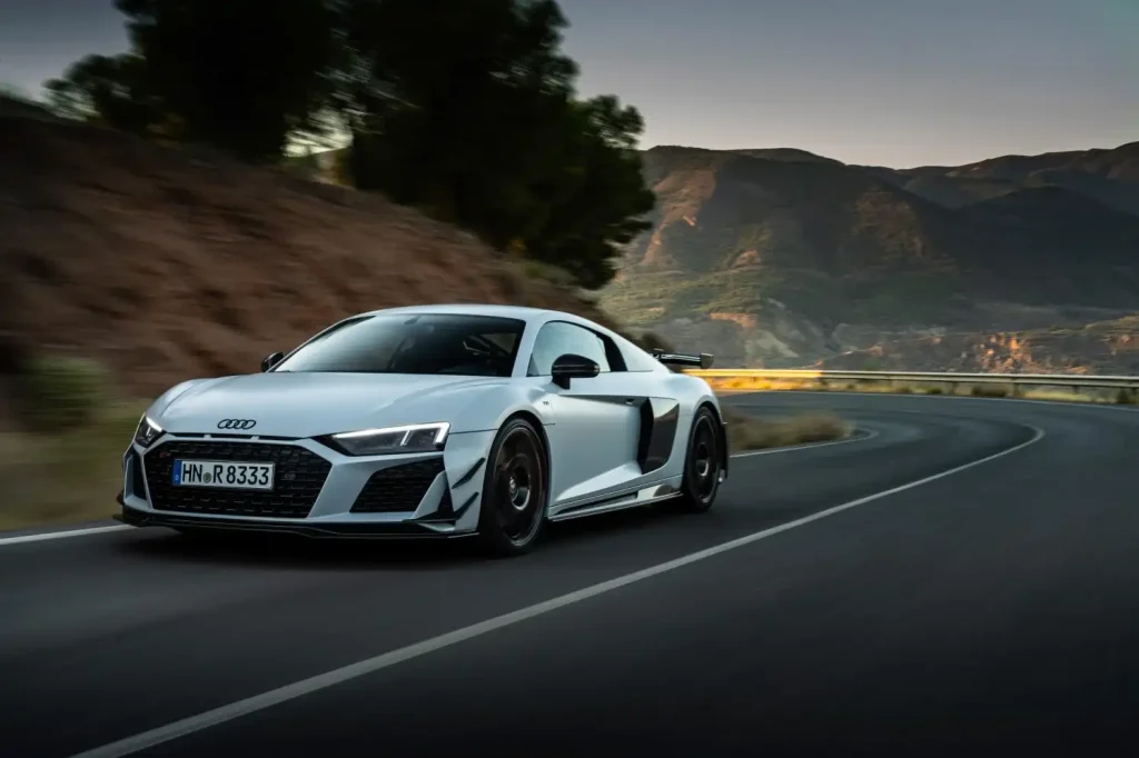 2023-Audi-R8-39