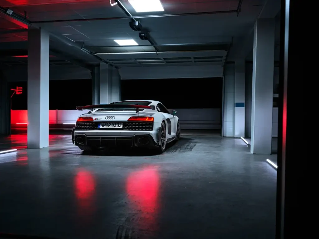 2023-Audi-R8-7