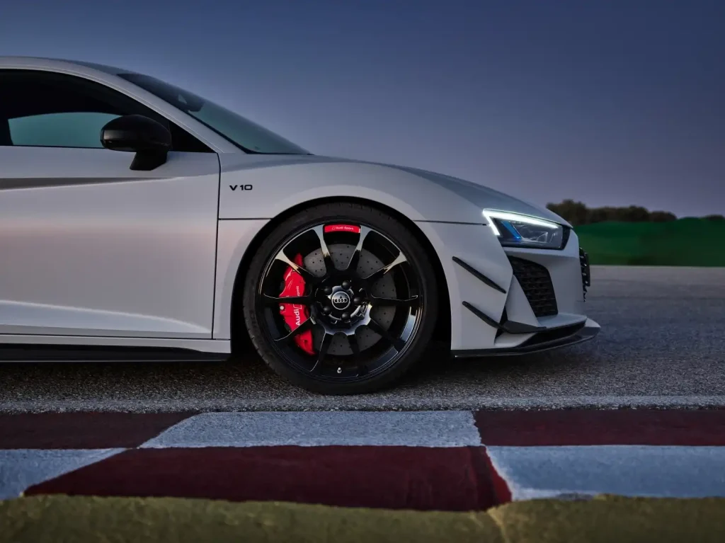 2023-Audi-R8-72