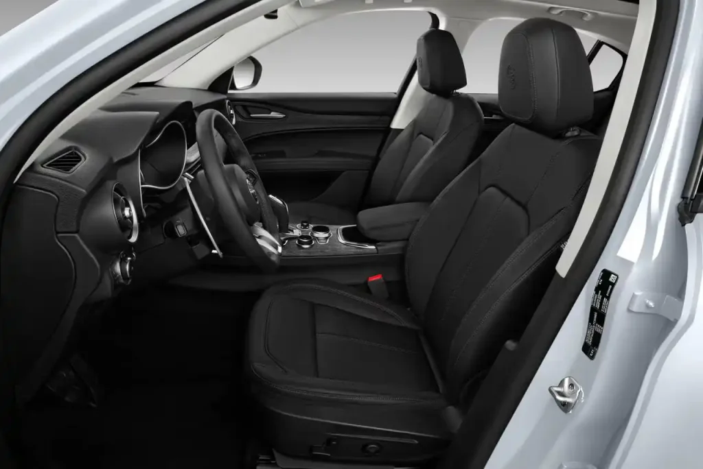 2024-Alfa-Romeo-Stelvio-14