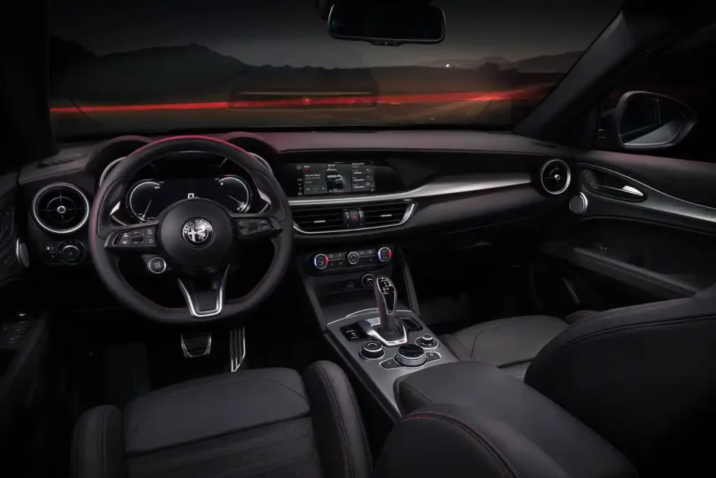 2024-Alfa-Romeo-Stelvio-31