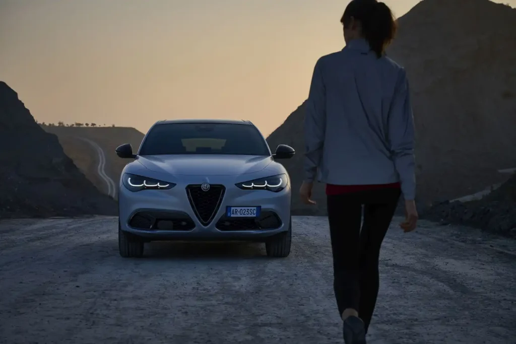 2024-Alfa-Romeo-Stelvio-7