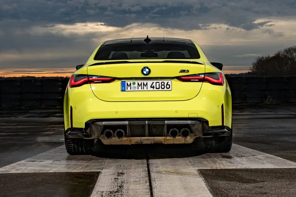 2024-BMW-M4-4