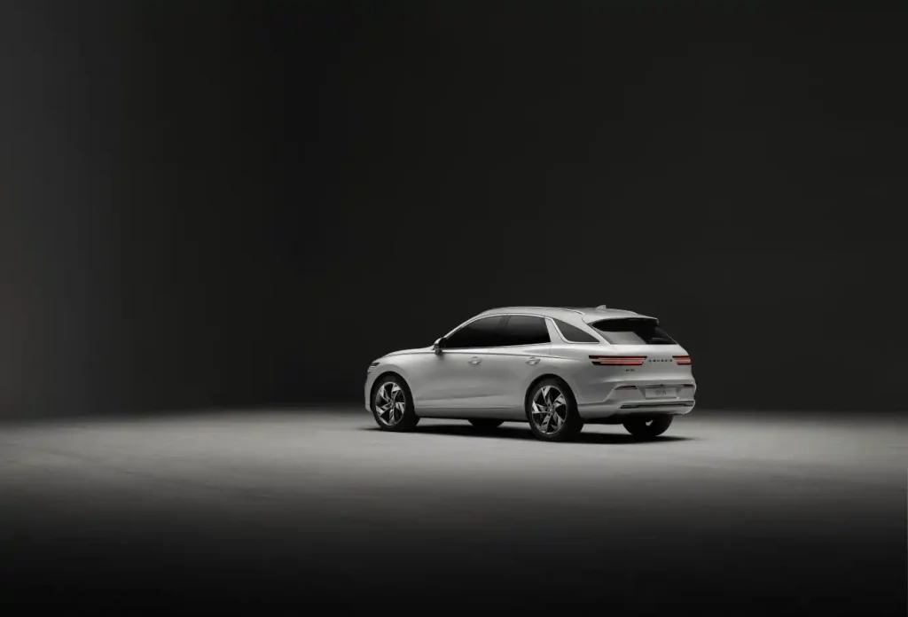 2024-Genesis-GV70-2