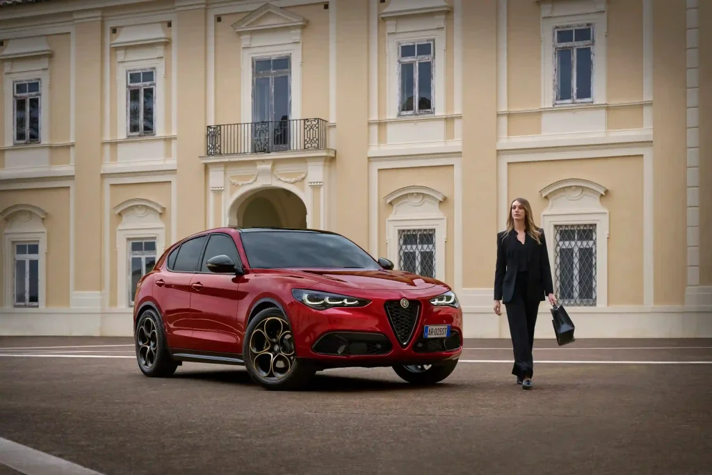 2025-Alfa-Romeo-Stelvio-2