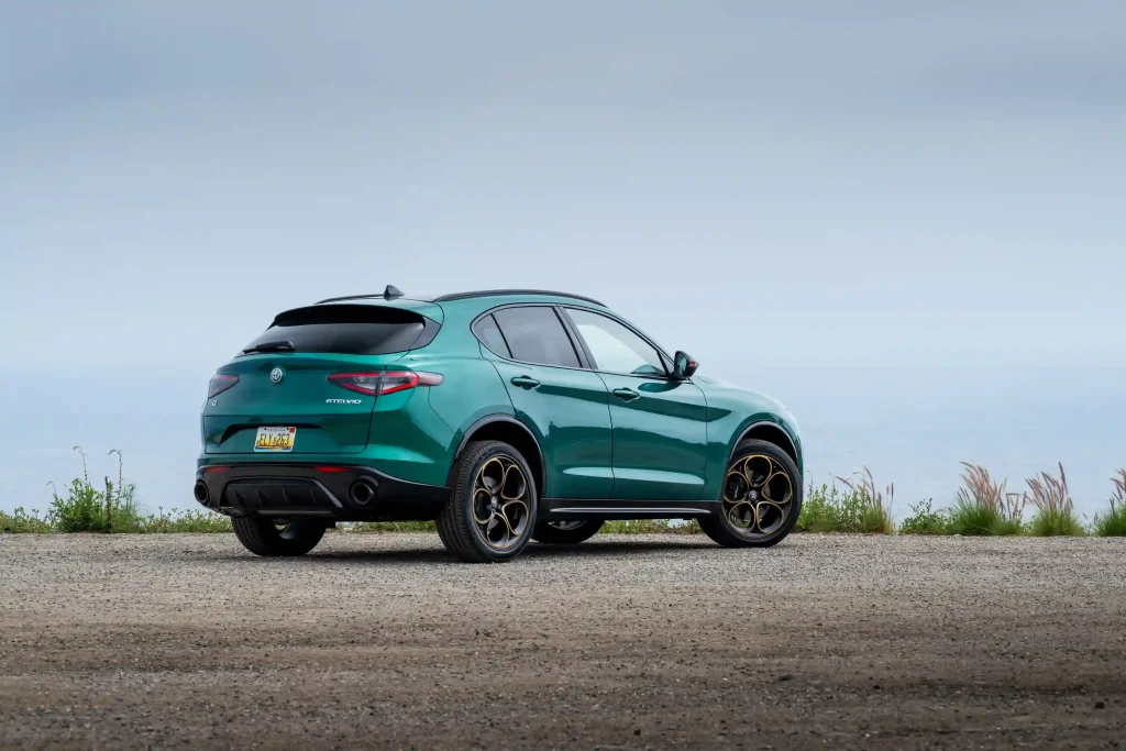 2025-Alfa-Romeo-Stelvio-20