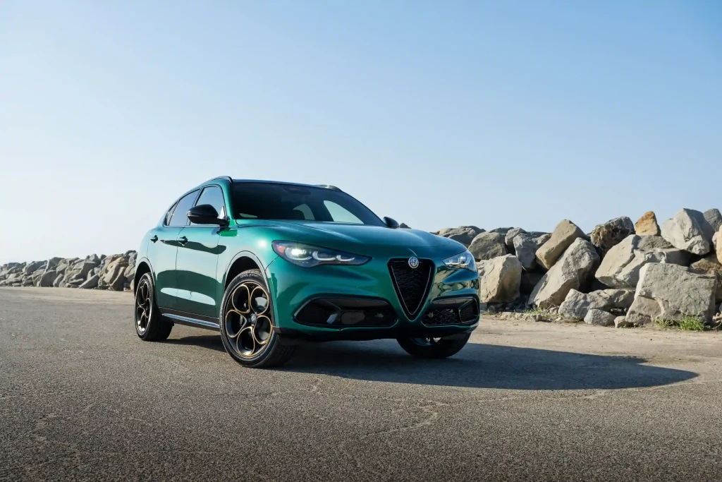2025-Alfa-Romeo-Stelvio-7