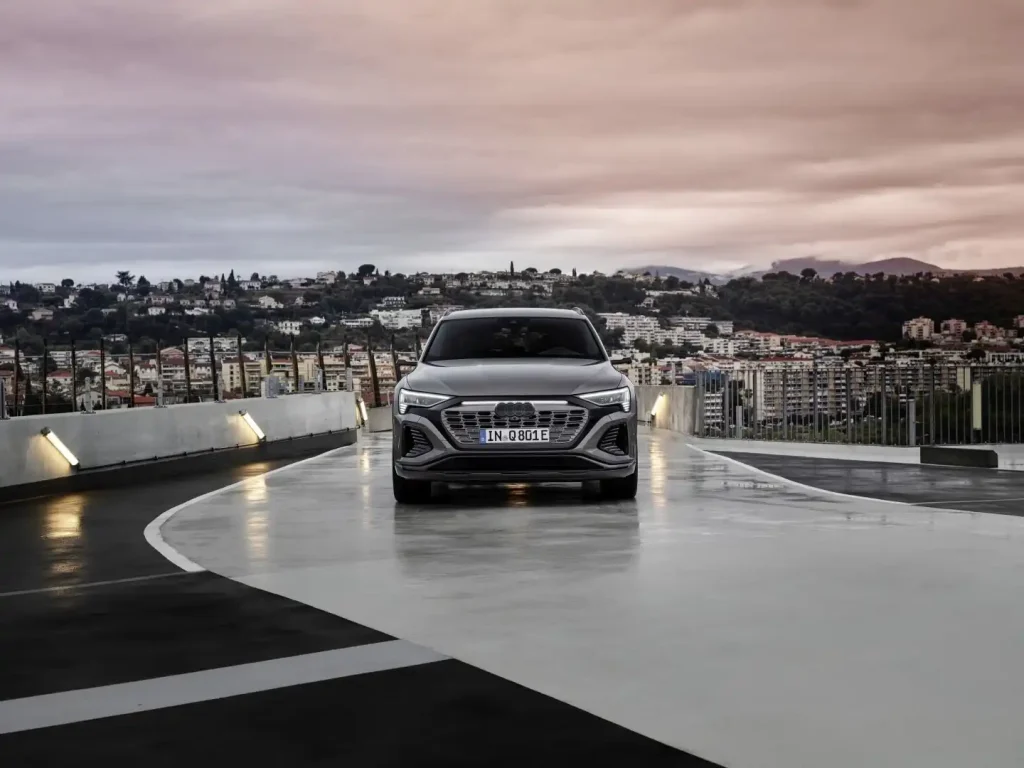 2025-Audi-Q8-e-tron-10