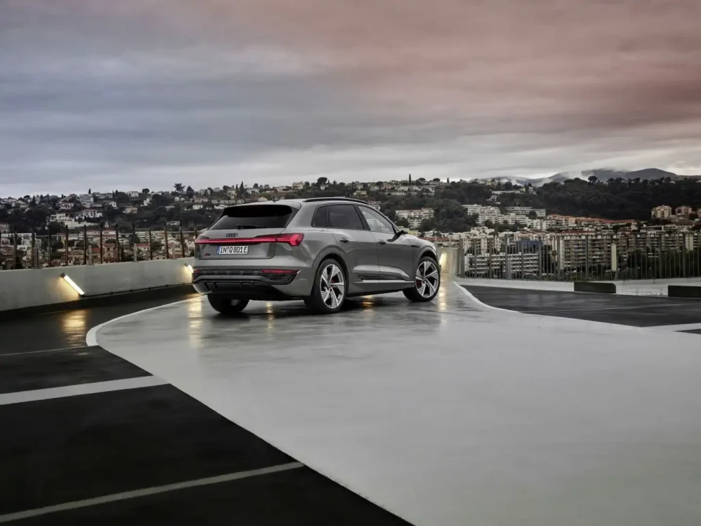 2025-Audi-Q8-e-tron-12