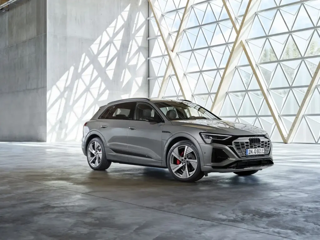 2025-Audi-Q8-e-tron-2