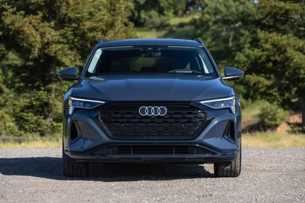 2025-Audi-Q8-e-tron-20