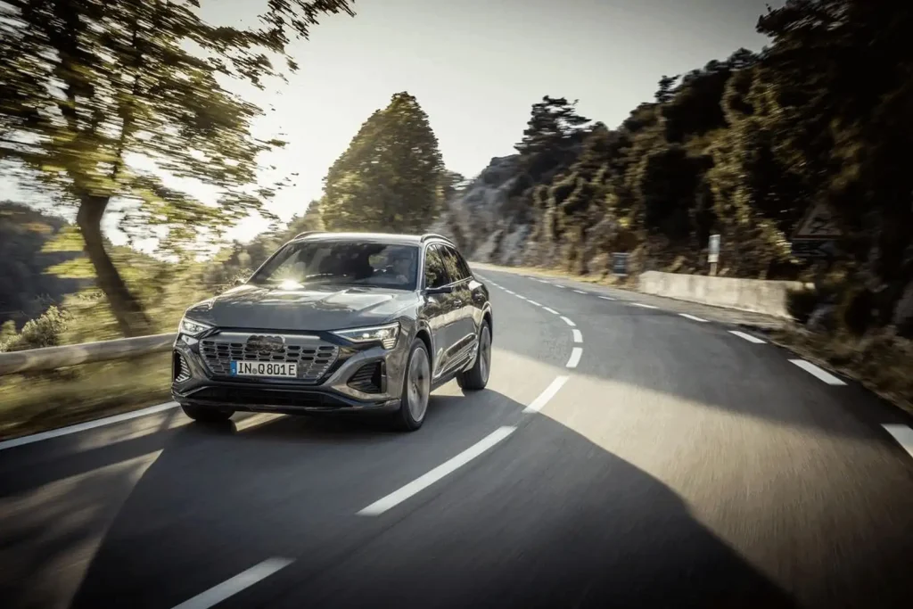 2025-Audi-Q8-e-tron-26