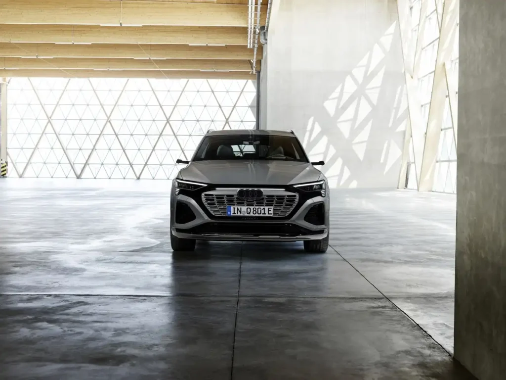 2025-Audi-Q8-e-tron-3