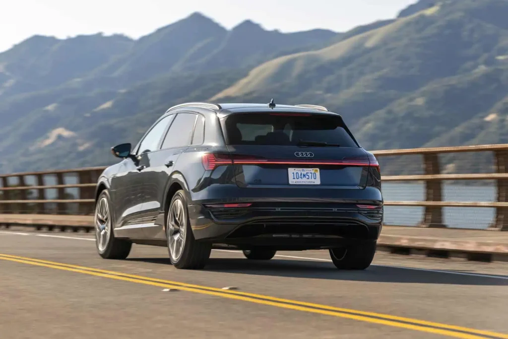 2025-Audi-Q8-e-tron-42