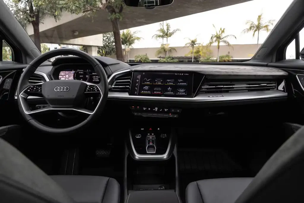 2025-Audi-Q8-e-tron-64