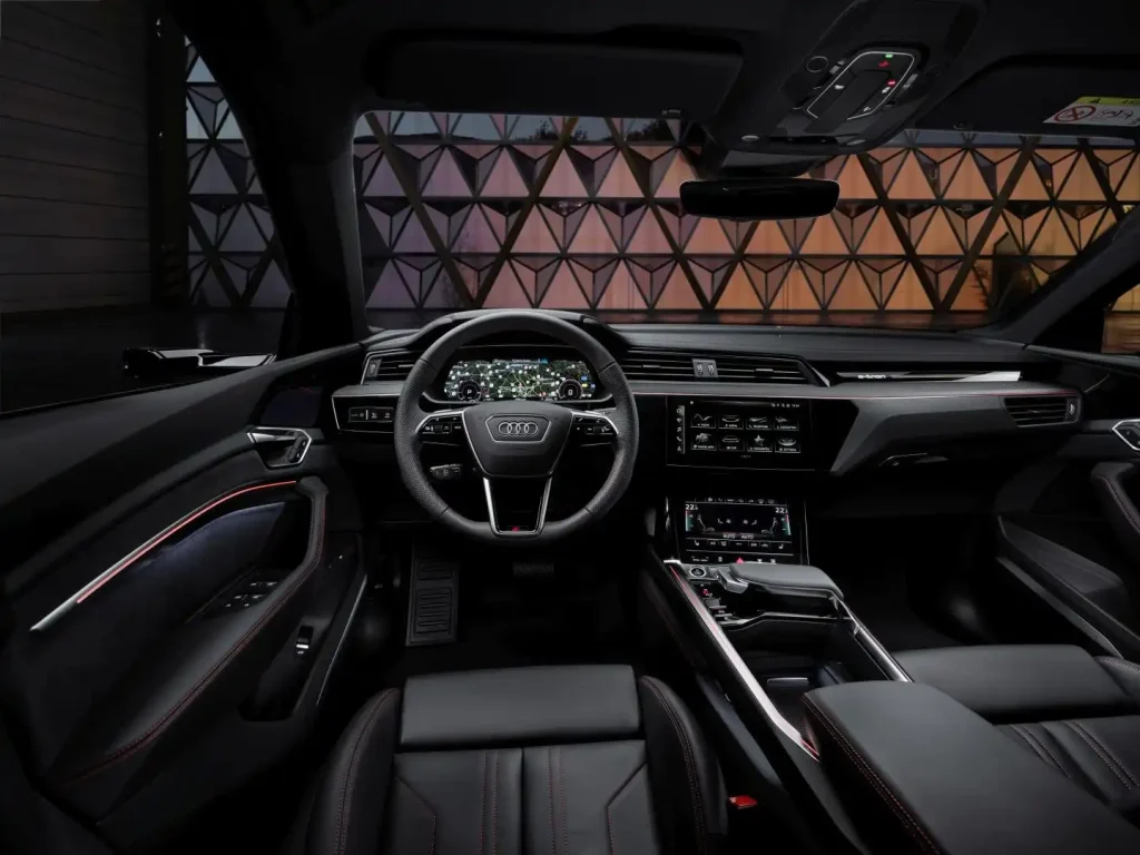 2025-Audi-Q8-e-tron-65