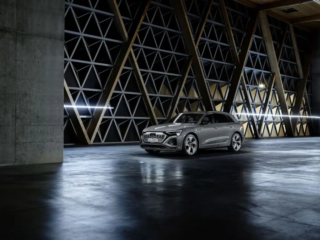 2025-Audi-Q8-e-tron-7