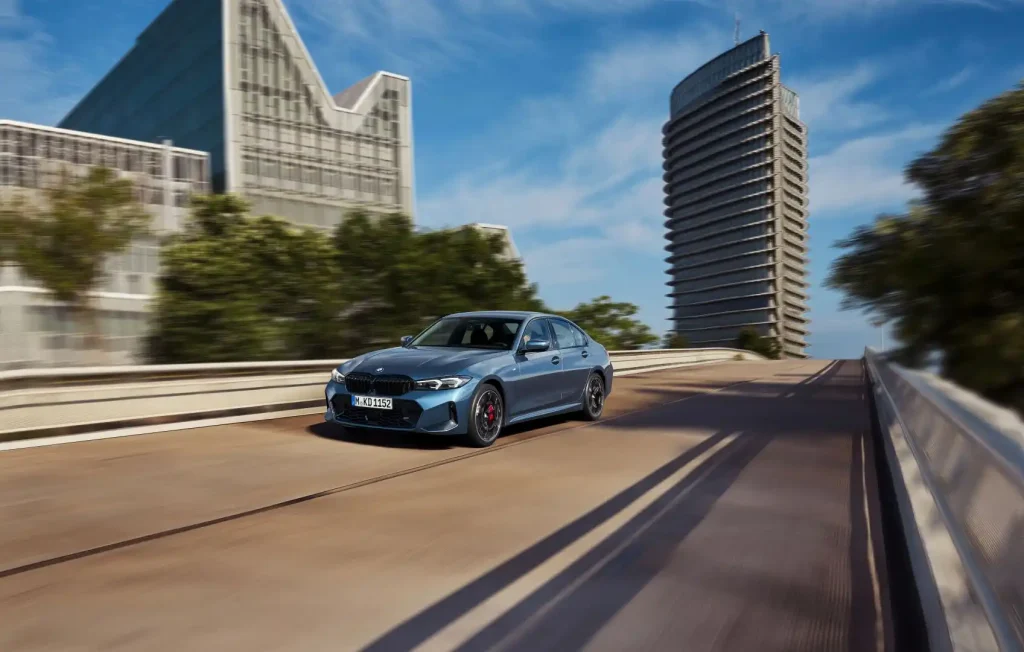 2025-BMW-3-Series-11