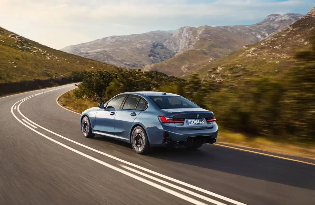 2025-BMW-3-Series-13