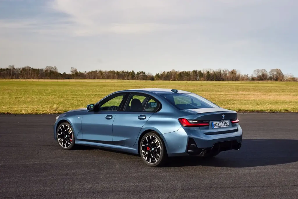 2025-BMW-3-Series-5
