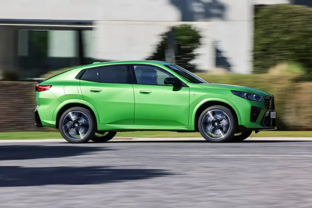 2025-BMW-X2-36