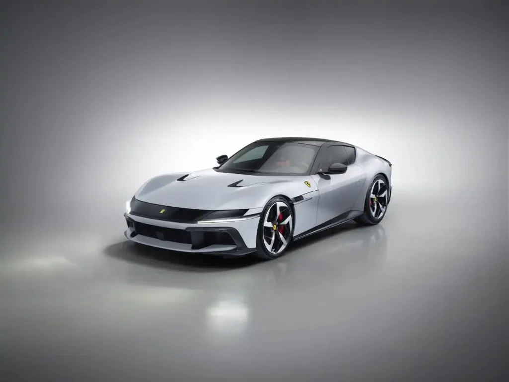 2025-Ferrari-12Cilindri-1