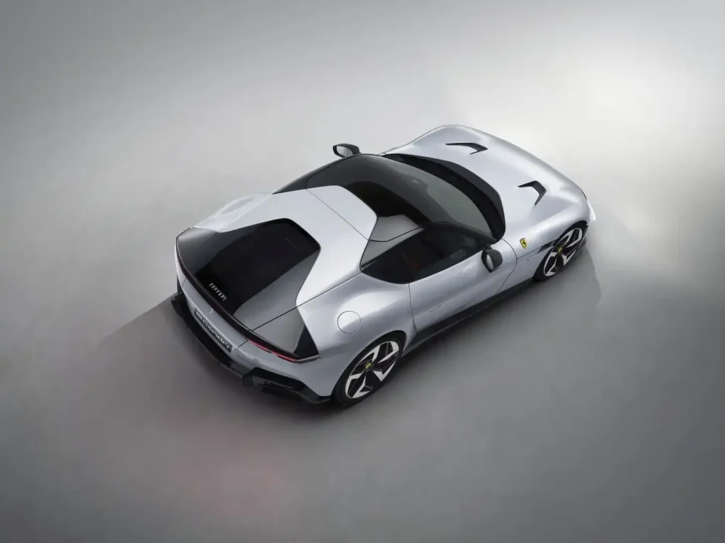 2025-Ferrari-12Cilindri-3