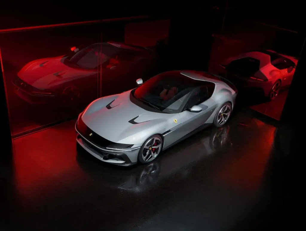 2025-Ferrari-12Cilindri-8