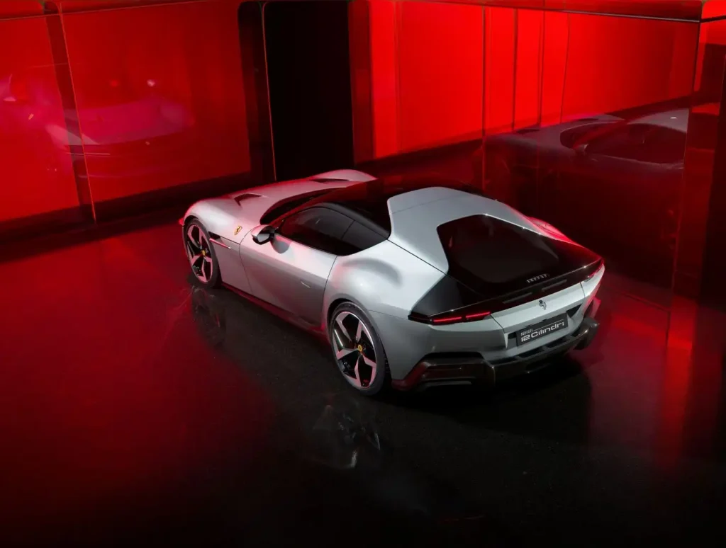 2025-Ferrari-12Cilindri-9