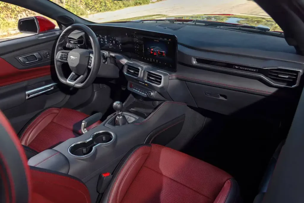 2025-Ford-Mustang-19