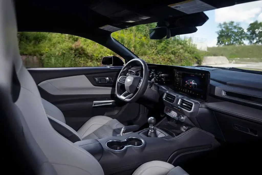 2025-Ford-Mustang-20