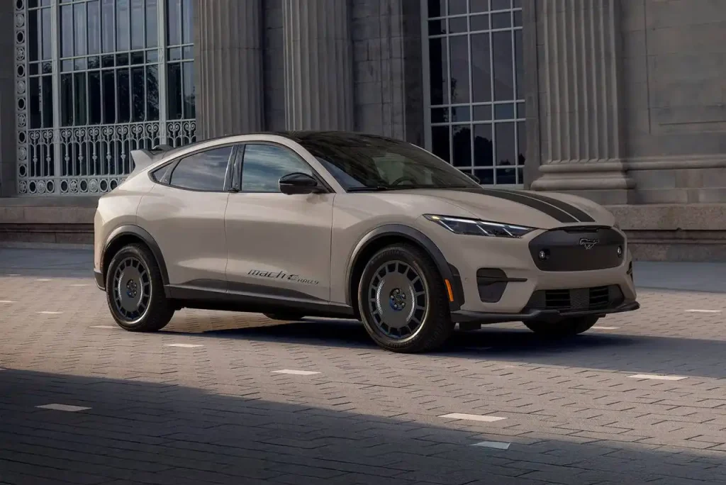 2025-Ford-Mustang-Mach-E-10