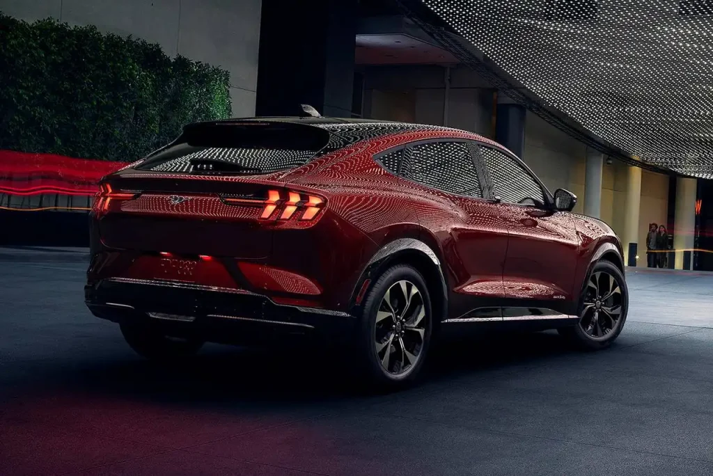 2025-Ford-Mustang-Mach-E-17