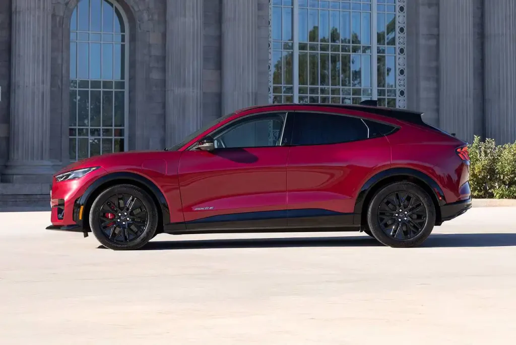 2025-Ford-Mustang-Mach-E-21