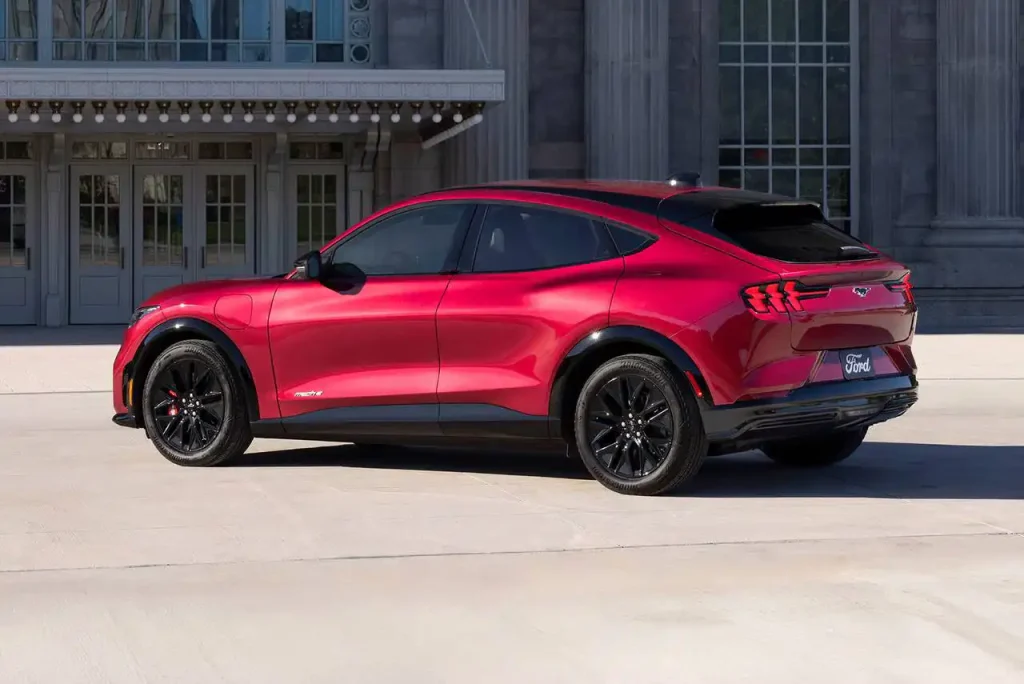 2025-Ford-Mustang-Mach-E-22
