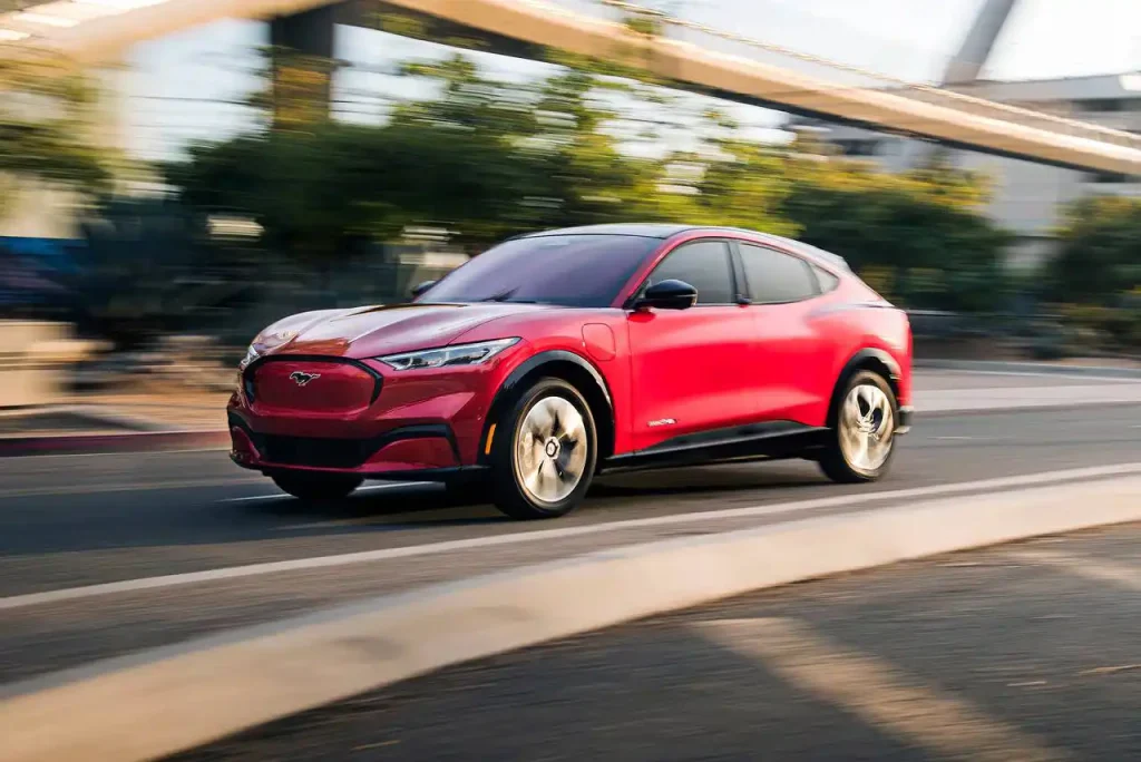 2025-Ford-Mustang-Mach-E-28