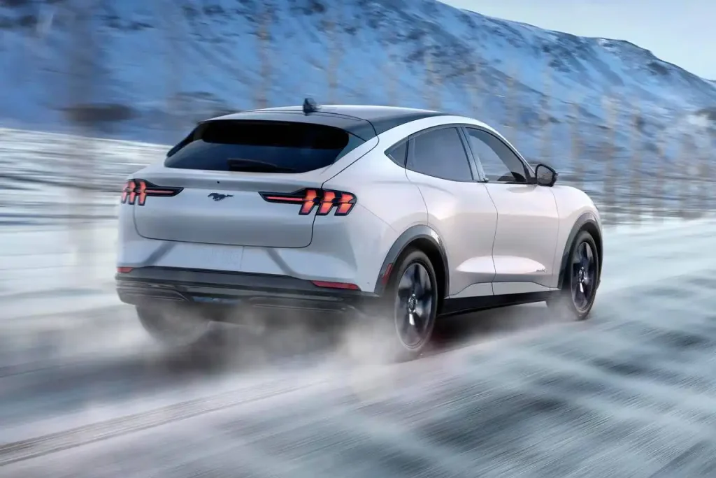 2025-Ford-Mustang-Mach-E-31