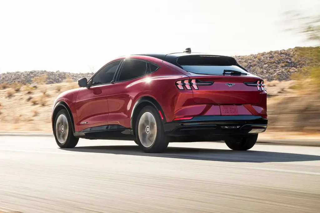 2025-Ford-Mustang-Mach-E-32